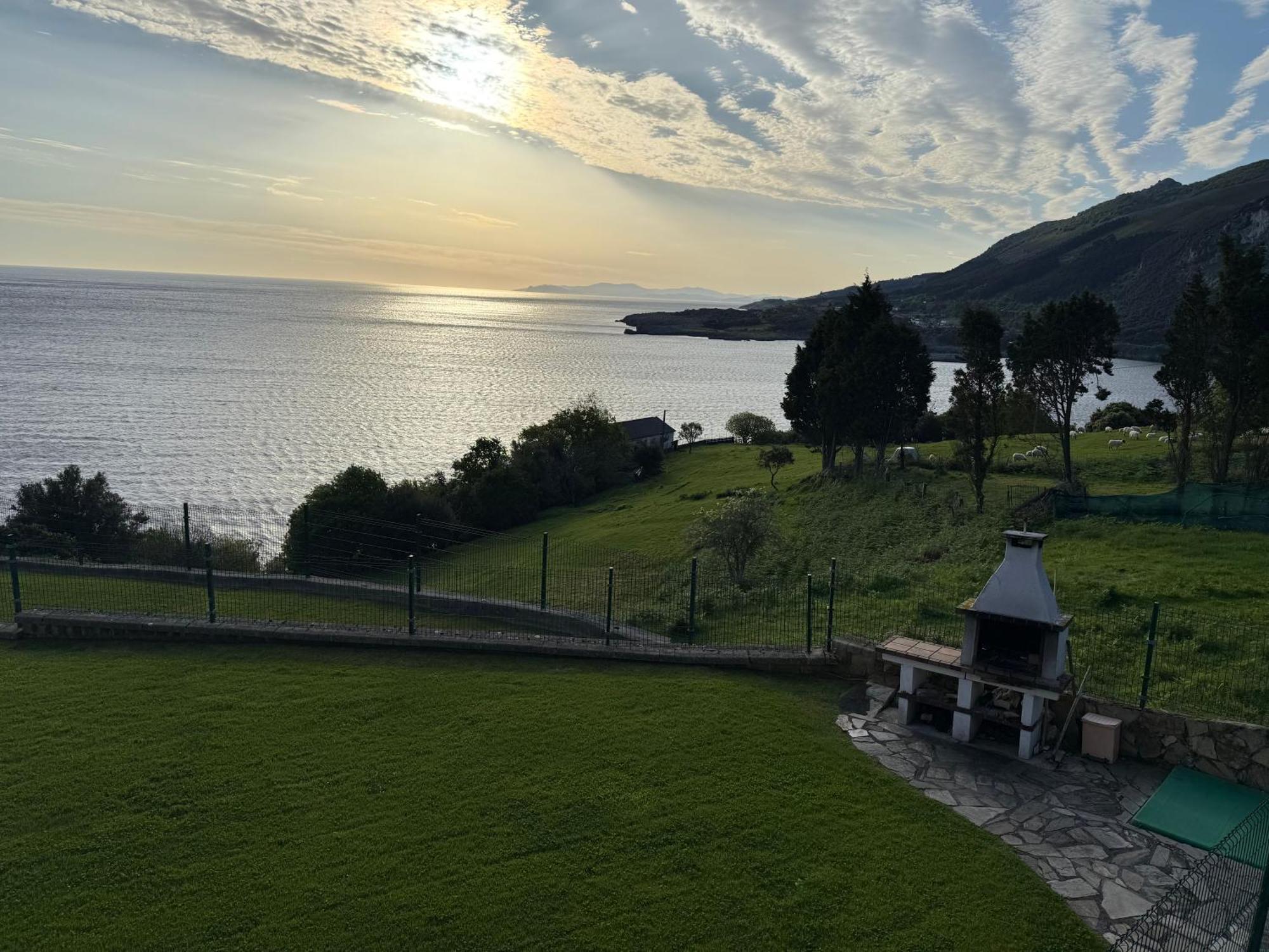 Villa La Ballena De Sonabia Orinon Eksteriør bilde